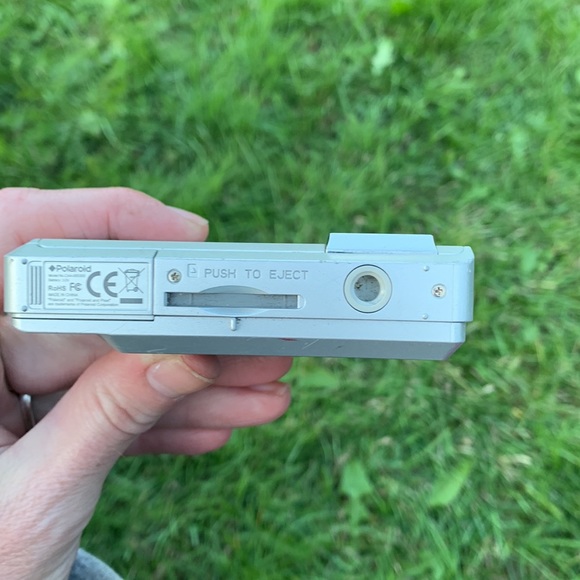 Retro Polaroid a350 5.0 megapixels silver digital camera super MF Lens F3.0 - Picture 4 of 8